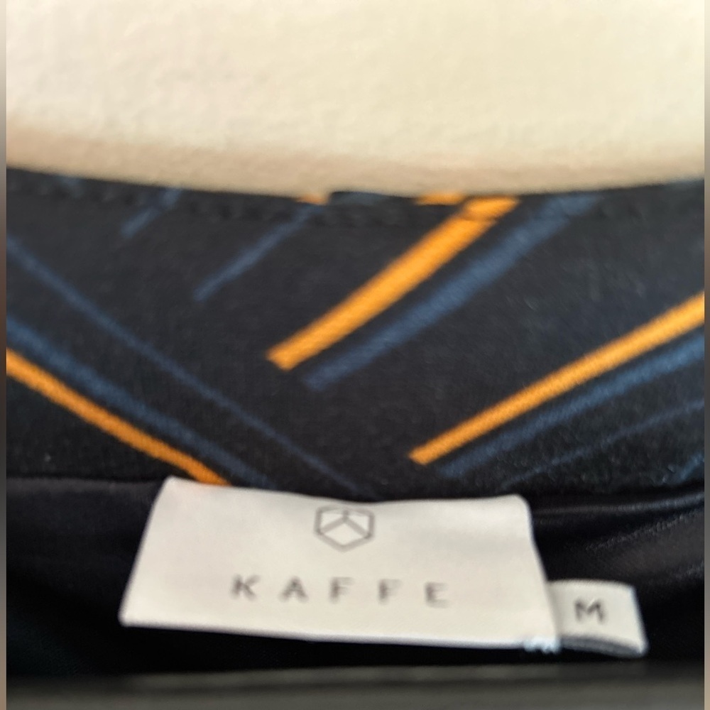 ✌️4/$20✌️ Kaffe knit dress with side ruching - Picture 4 of 11